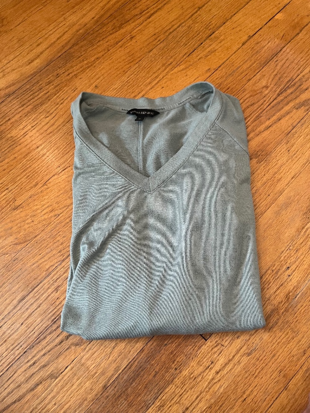 Banana Republic long-sleeve V-neck top in Sage green